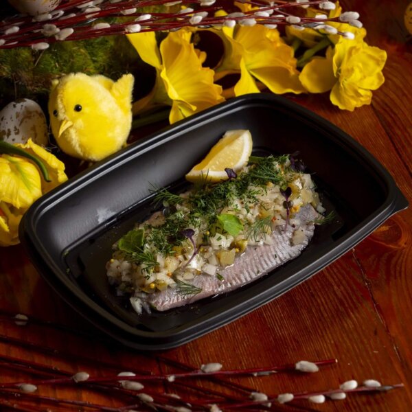 Tradycyjny śledź w oleju lnianym