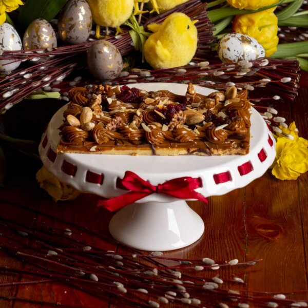 Wielkanocny mazurek kajmakowy